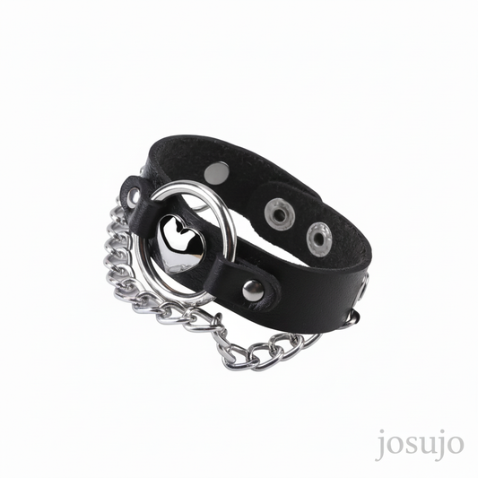 Zwarte hart O-ring armband met josujo logo