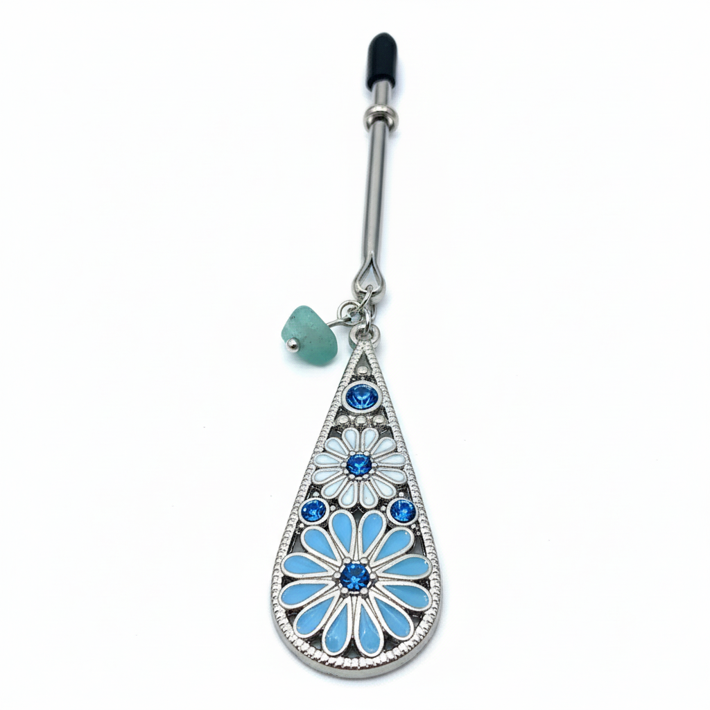 Blauwe bloemen tepelklemmen close-up detail