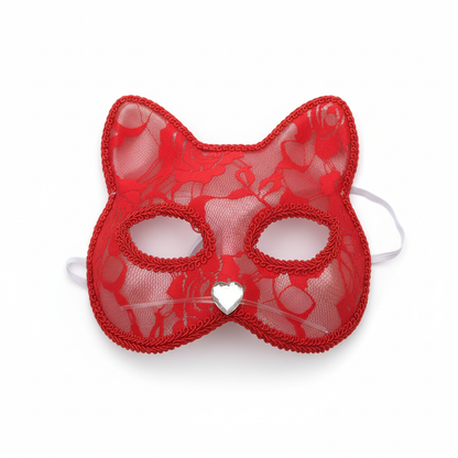 Rood kanten kattenmasker met kattenoortjes en kristallen hartje