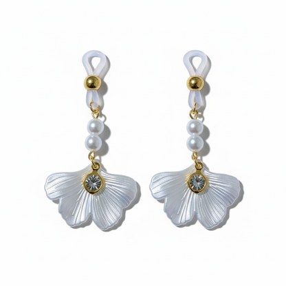 Bloem tepelhangers met parels - close-up detail