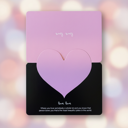 Love Card voorkant met paars-roze gradient en love quote
