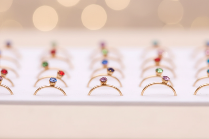 Neusringen gekleurde kristallen overzicht josujo stijl