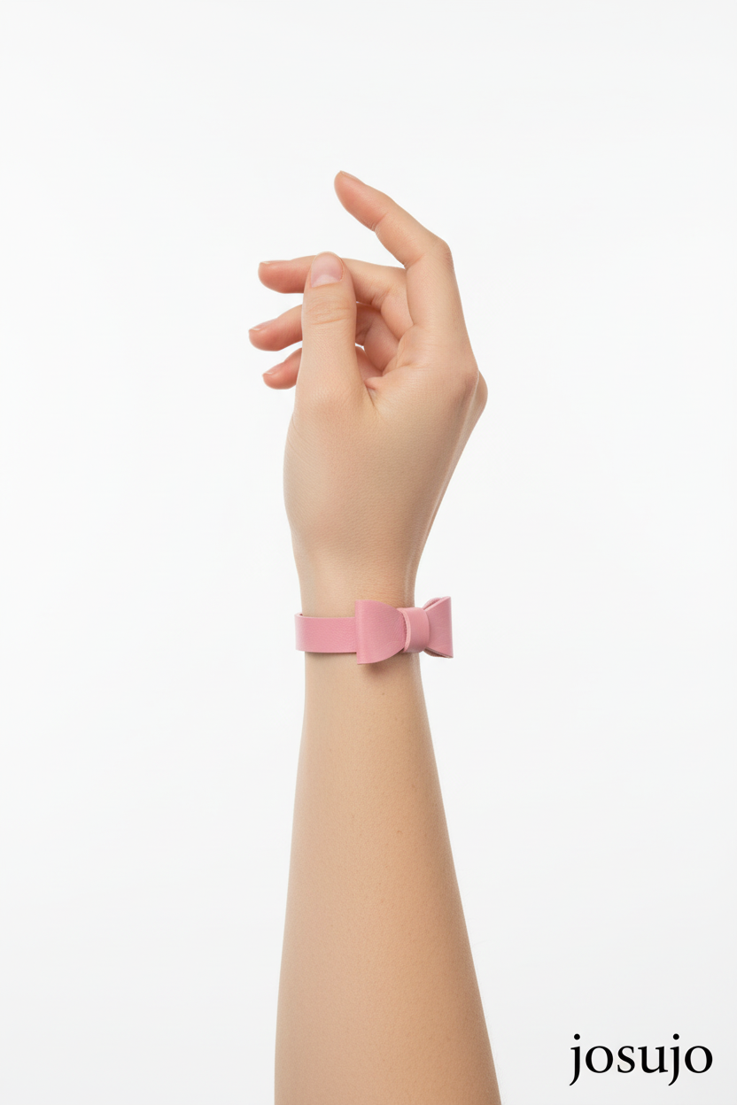 Roze PU leren armband gedragen om pols